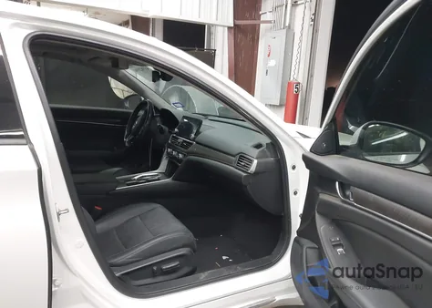 2019 Honda Accord Touring 2.0T z USA, uszkodzony, nr VIN 1HGCV2F95KA036412